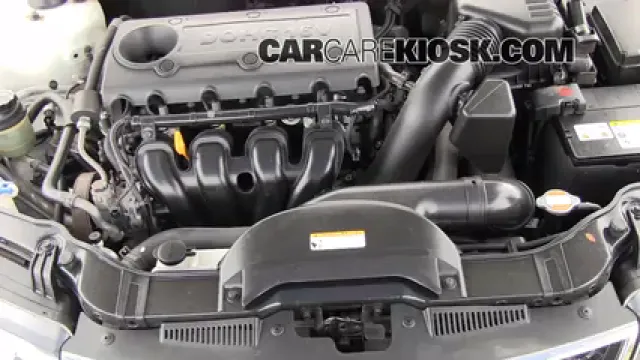 2010 Kia Forte EX 2.0L 4 Cyl. Sedan (4 Door) Líquido de frenos Controlar nivel de líquido